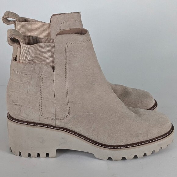 Dolce vita off white/cream ankle boots. Size 8.5, slight heels for comfort and… - Picture 1 of 6